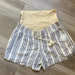 Maternity shorts